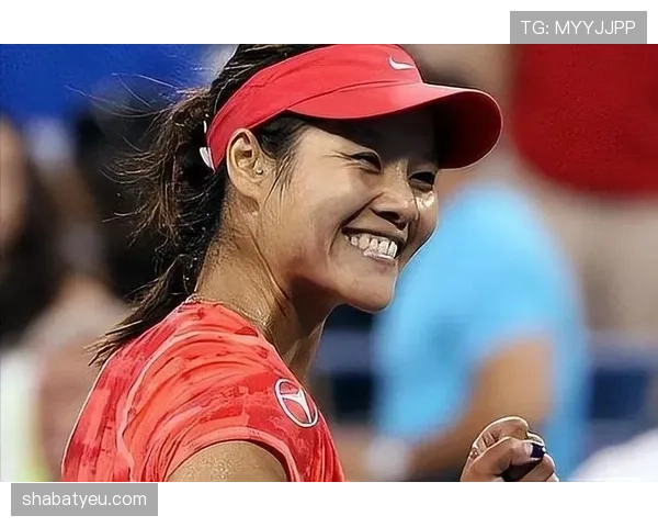 李娜赛后直接翻包，里面居然是豪宅钥匙和孩子作业本？