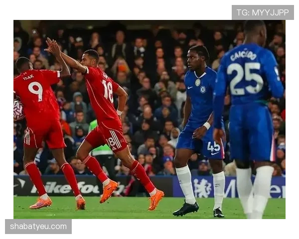 利物浦屡次错失英超冠军背后，他们究竟是战术失败还是阵容老化？