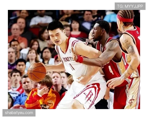 姚明低位单打效率领跑联盟，改变对手防守策略