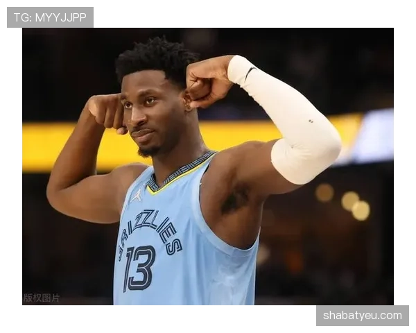 班恩无球跑动拉开空间，灰熊进攻效率显著提升